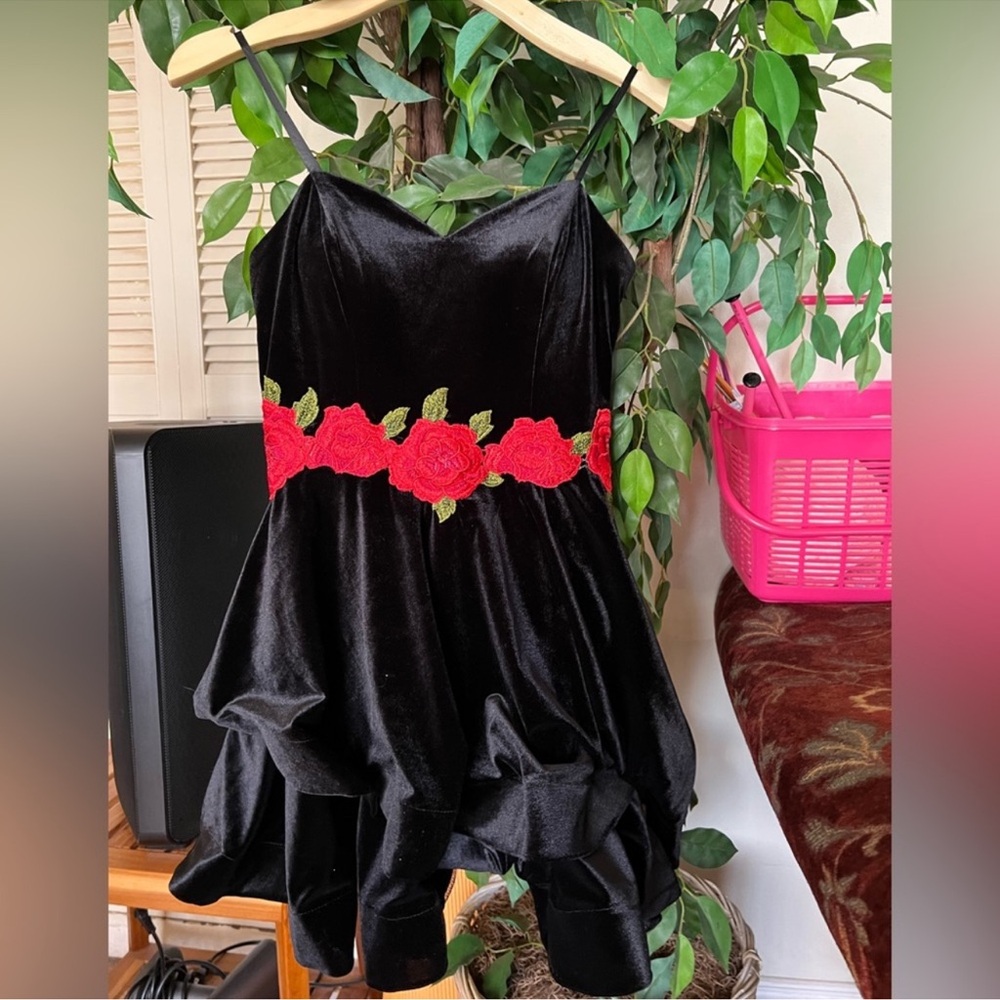 B Darlin Black and Red Sleeveless Babydoll Mini Dress